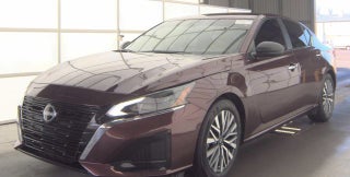 2024 Nissan Altima 2.5 SV-$23,000.--Rear View Camera