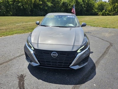 2023 Nissan Altima 2.5 SL-$2000. DOWN-SUNROOF-LOW MILES-Remote Start And Leather Trim Interior