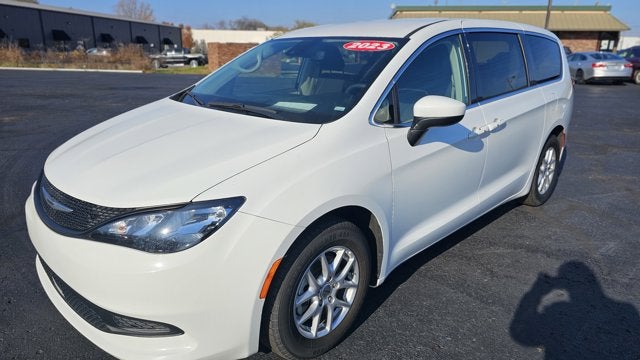 2023 Chrysler Voyager LX-V6-SALE-19,995.-SALE-LEATHER-3RD ROW SEATING