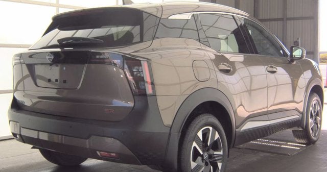 2025 Nissan Kicks SR--