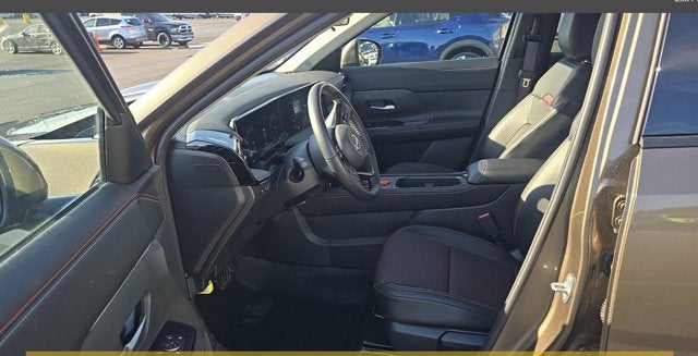 2025 Nissan Kicks SR--