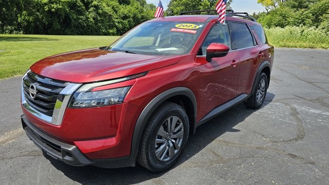 2023 Nissan Pathfinder SV--FOUR WHEEL DRIVE, 3RD ROW SEATING--REAR AIR CONDITIONING