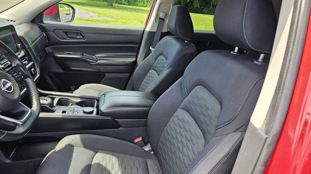 2023 Nissan Pathfinder SV--FOUR WHEEL DRIVE, 3RD ROW SEATING--REAR AIR CONDITIONING