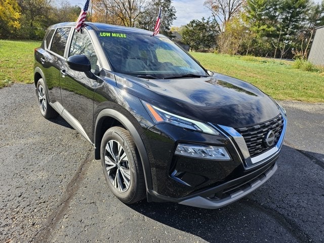 2023 Nissan Rogue SV--ALL WHEEL DRIVE-LOW, LOW MILES